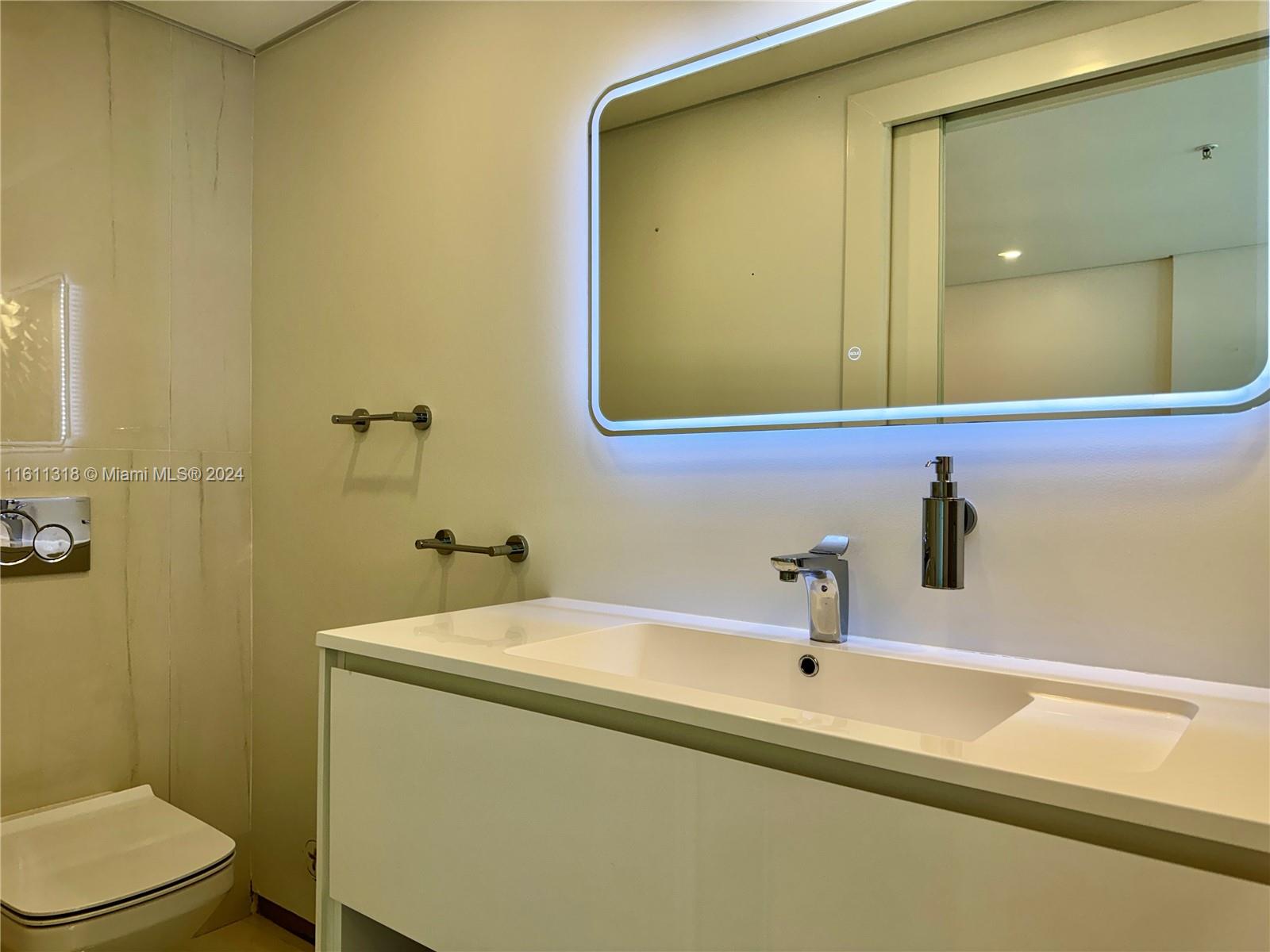 RESIDENCES ON HOLLYWOOD B - Residential