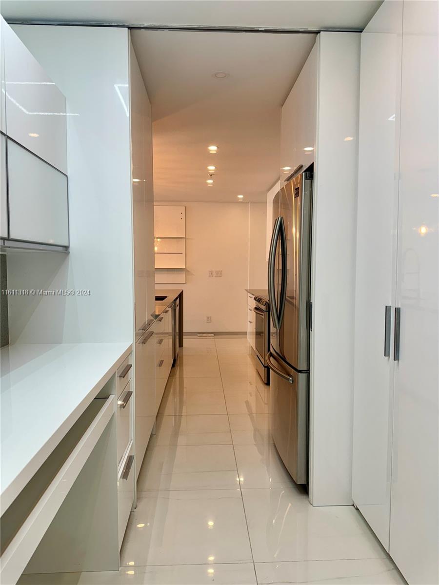 RESIDENCES ON HOLLYWOOD B - Residential