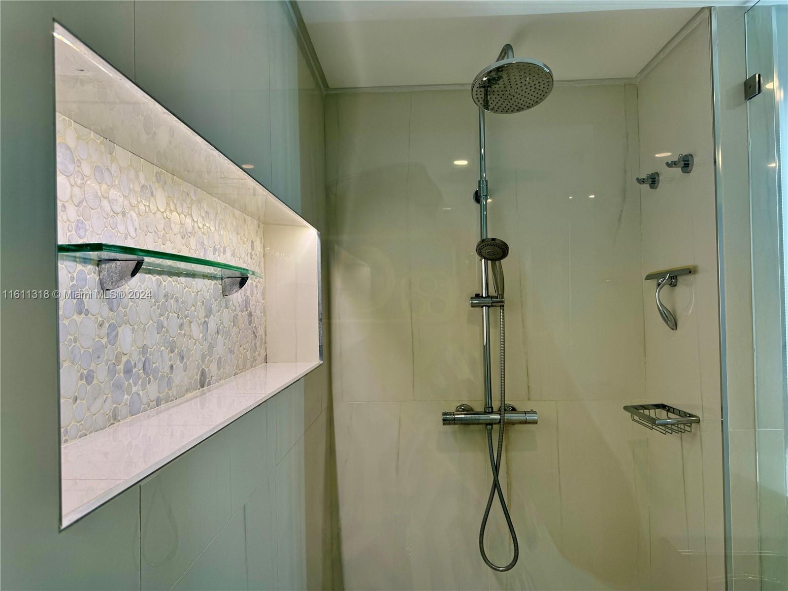 RESIDENCES ON HOLLYWOOD B - Residential