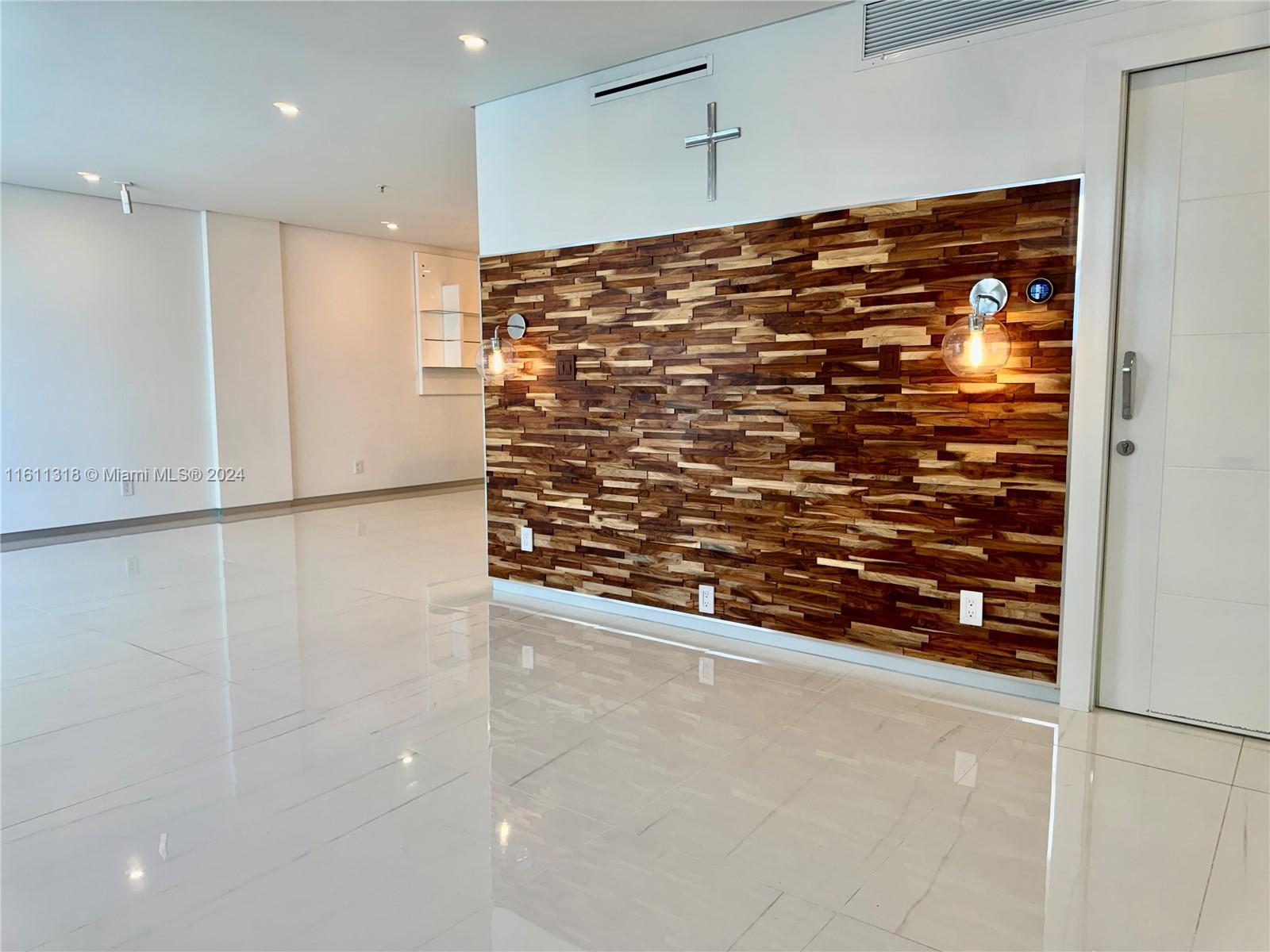 RESIDENCES ON HOLLYWOOD B - Residential