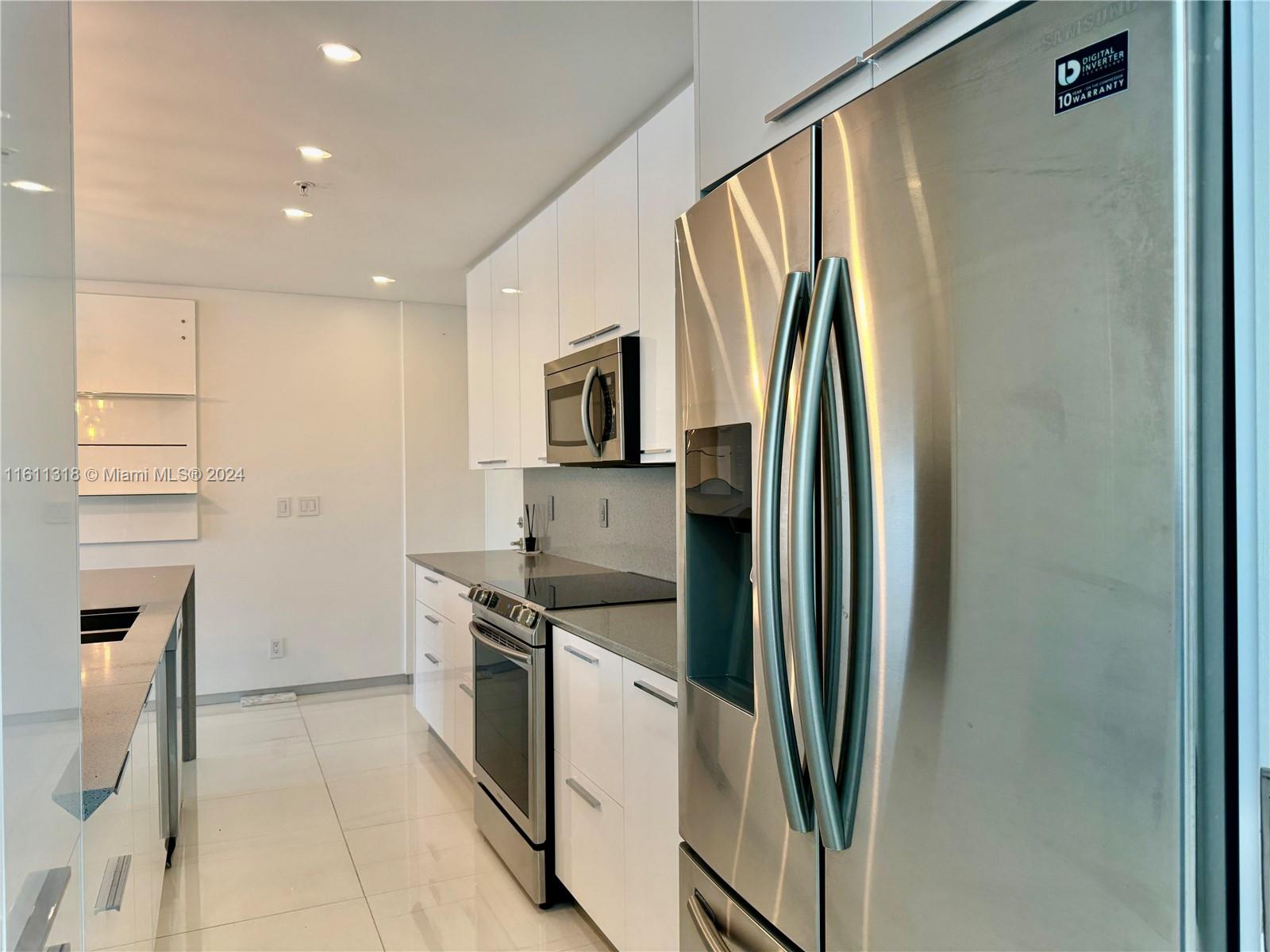 RESIDENCES ON HOLLYWOOD B - Residential