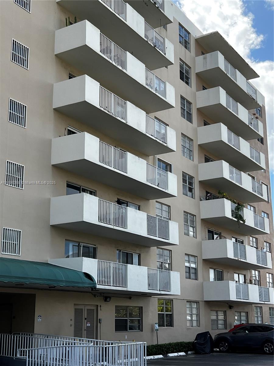 ISLAND PLACE AT NORTH BAY - Residential Lease