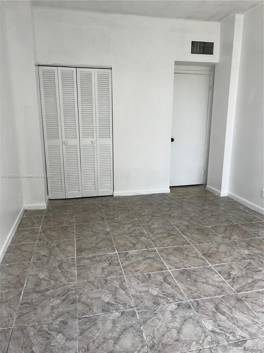 ISLAND PLACE AT NORTH BAY - Residential Lease