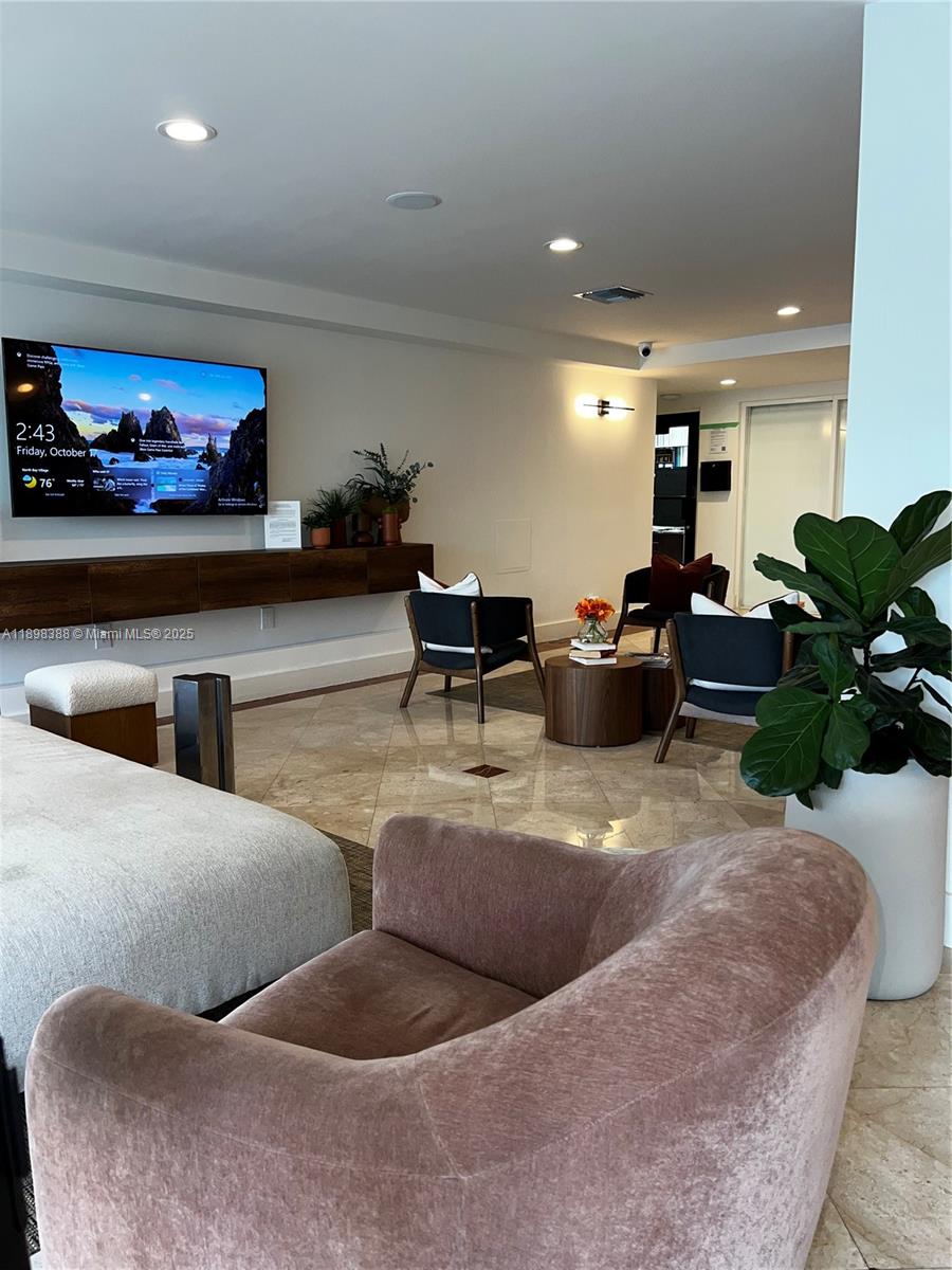 ISLAND PLACE AT NORTH BAY - Residential Lease