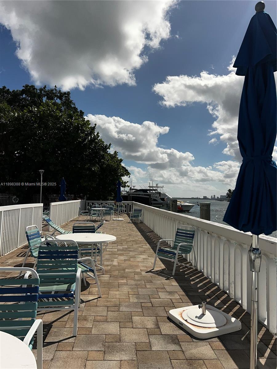 ISLAND PLACE AT NORTH BAY - Residential Lease