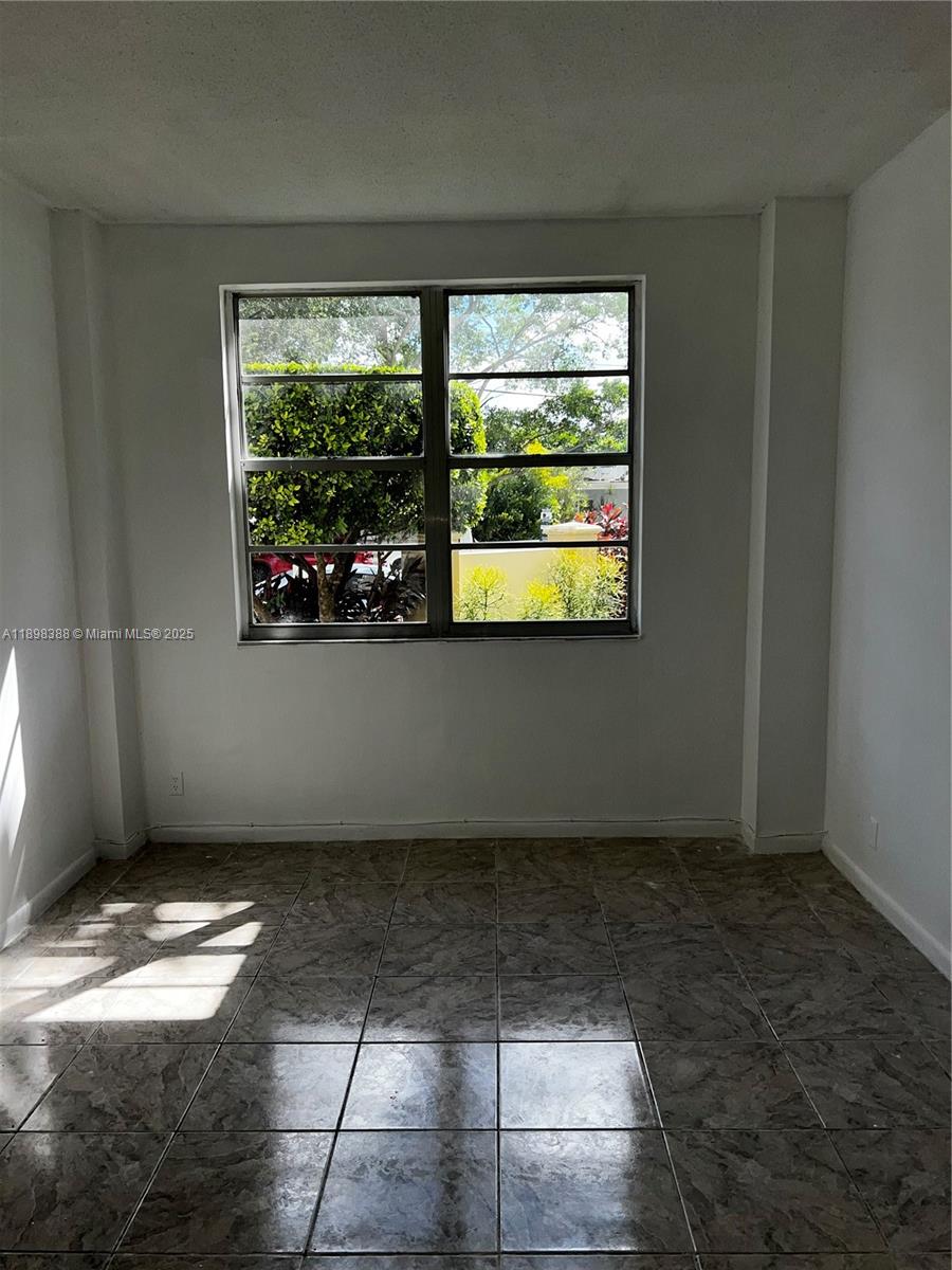 ISLAND PLACE AT NORTH BAY - Residential Lease