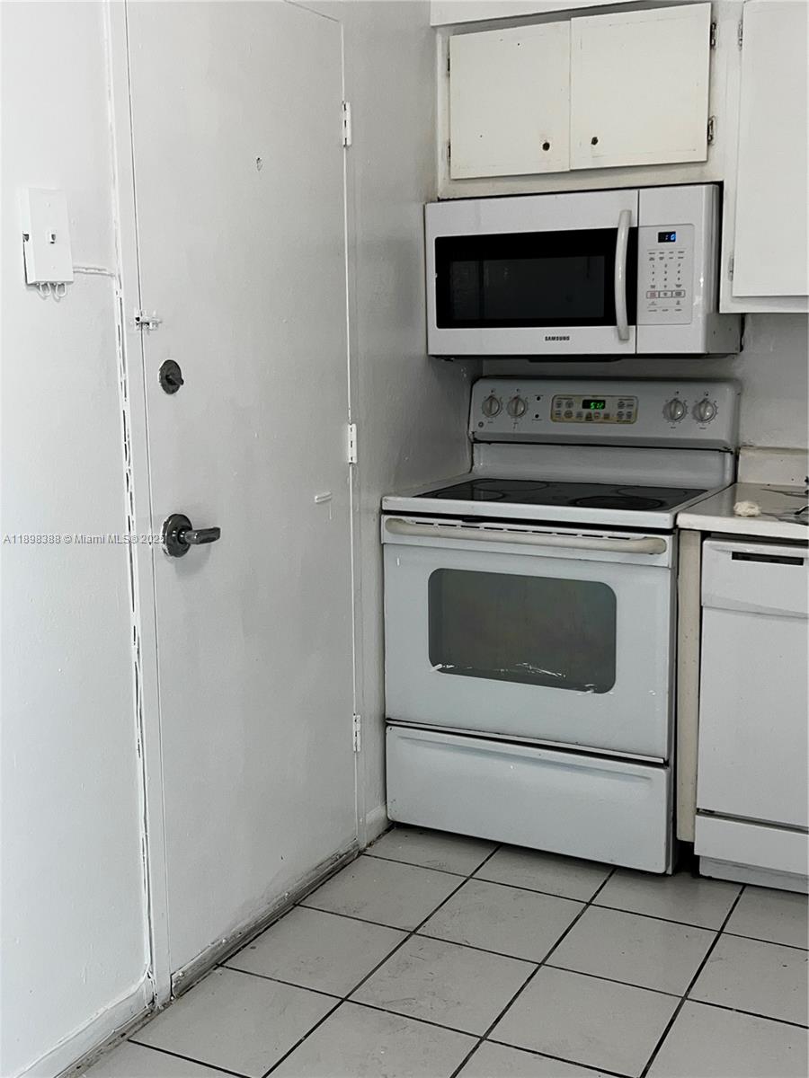 ISLAND PLACE AT NORTH BAY - Residential Lease