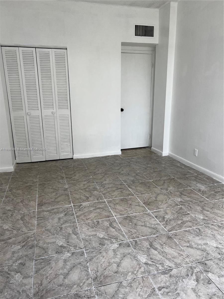 ISLAND PLACE AT NORTH BAY - Residential Lease