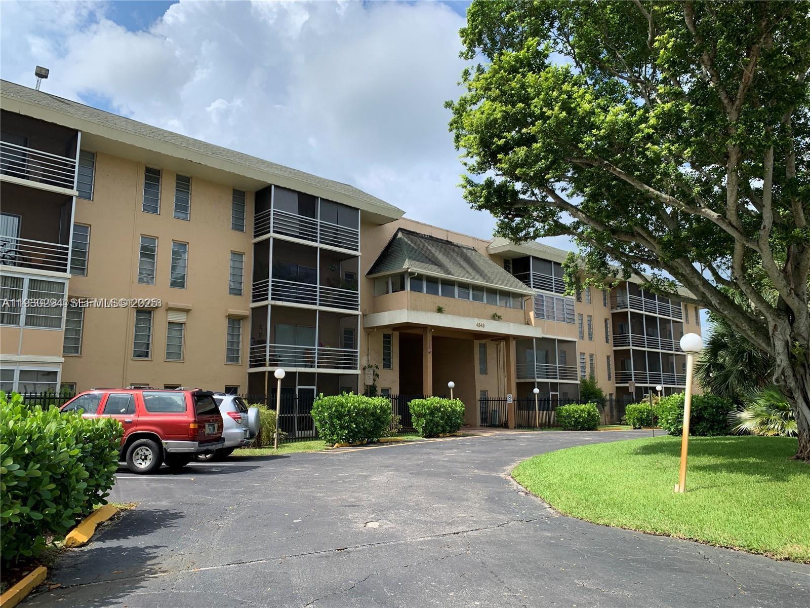 TOWN SQUARE CONDO - Residential Lease