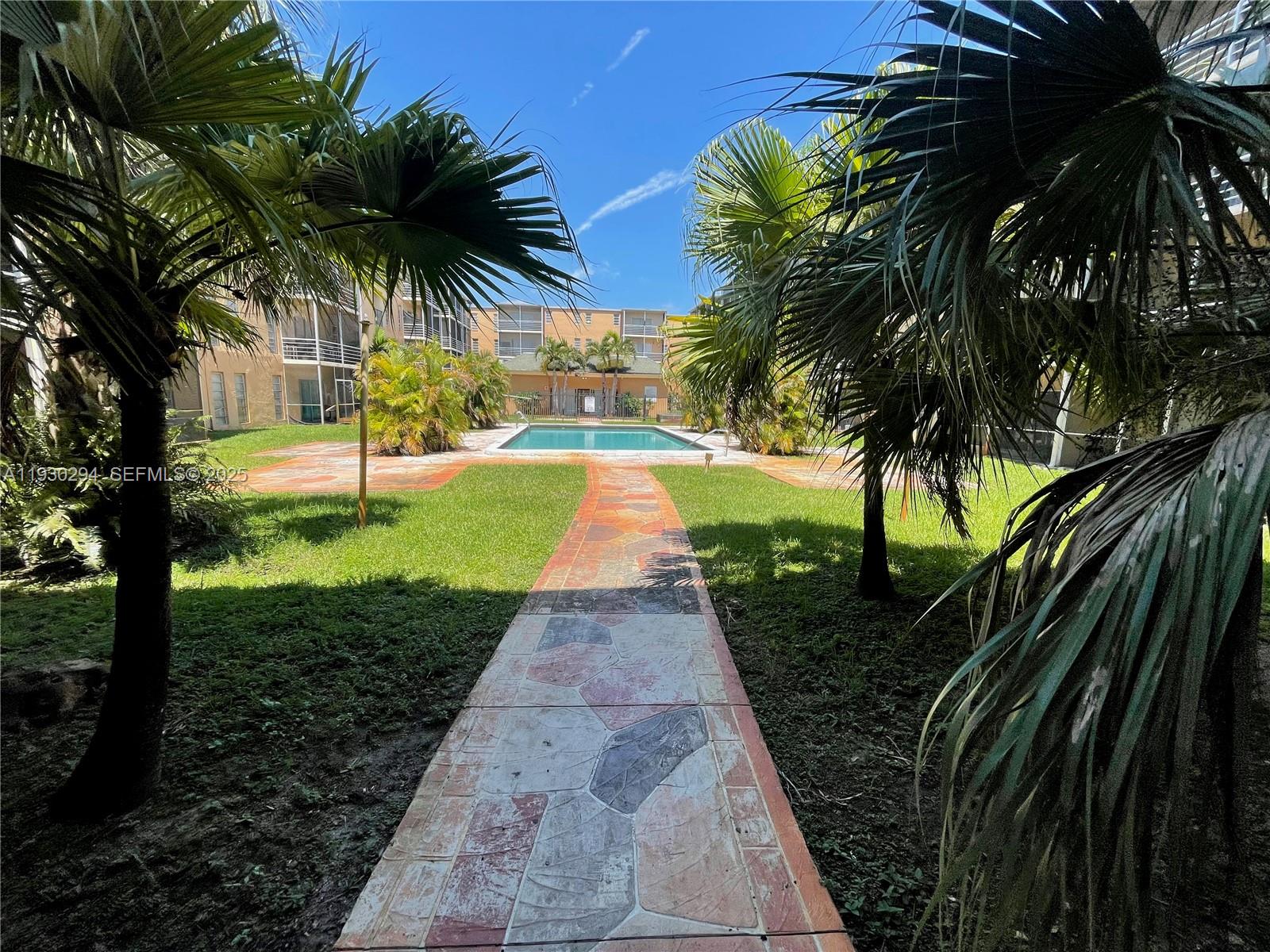 TOWN SQUARE CONDO - Residential Lease