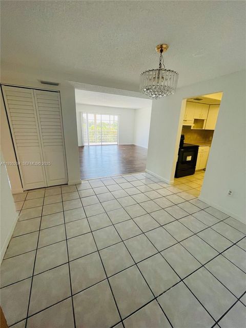 4848 NW 24th Ct 318 Lauderdale Lakes FL 33313