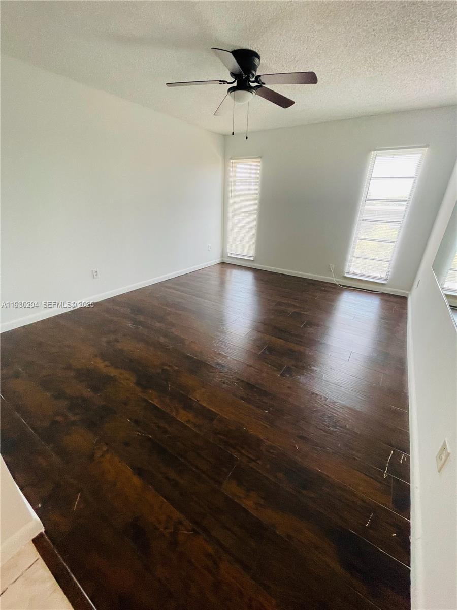 TOWN SQUARE CONDO - Residential Lease