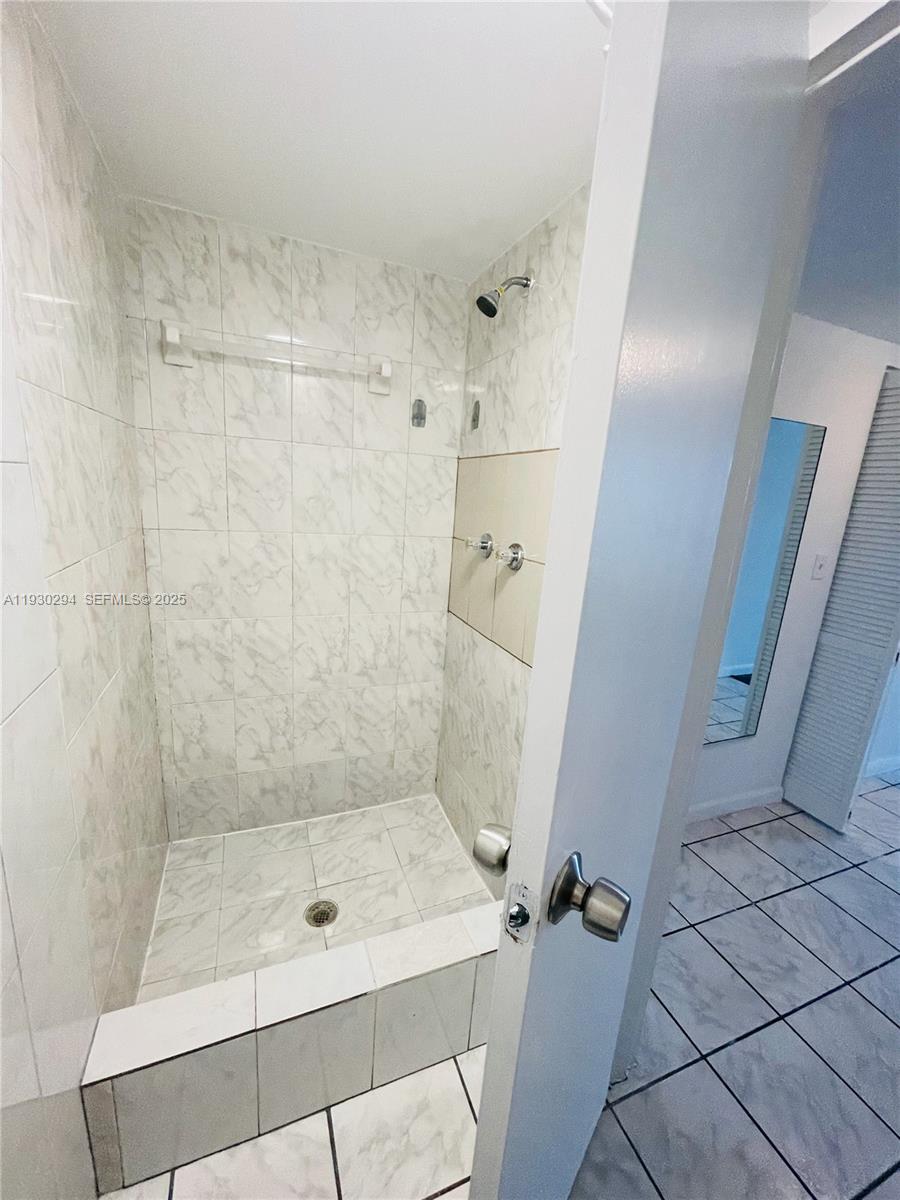 TOWN SQUARE CONDO - Residential Lease