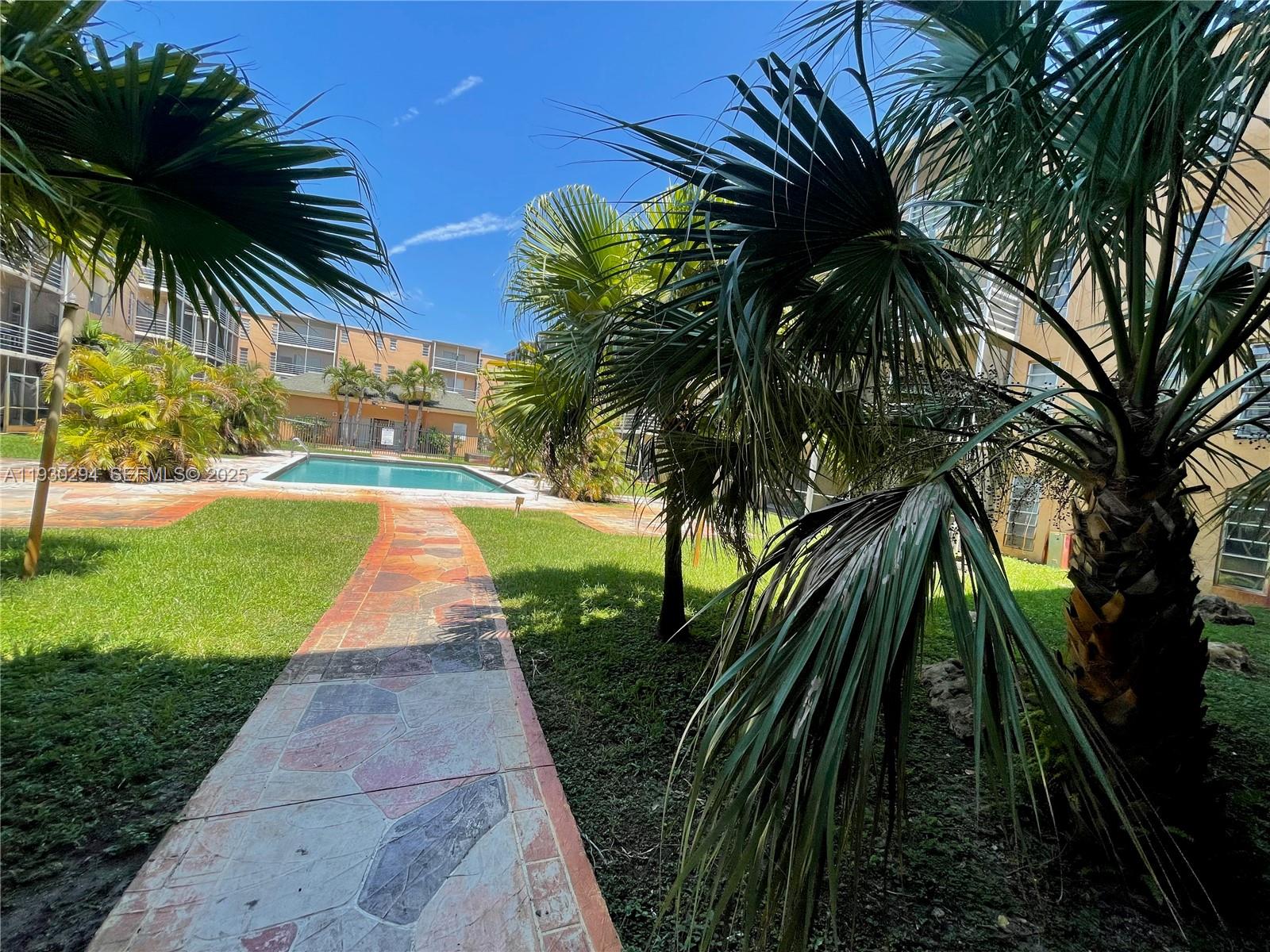 TOWN SQUARE CONDO - Residential Lease