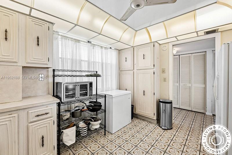 JUNO BY THE SEA NORTH THE - Residential