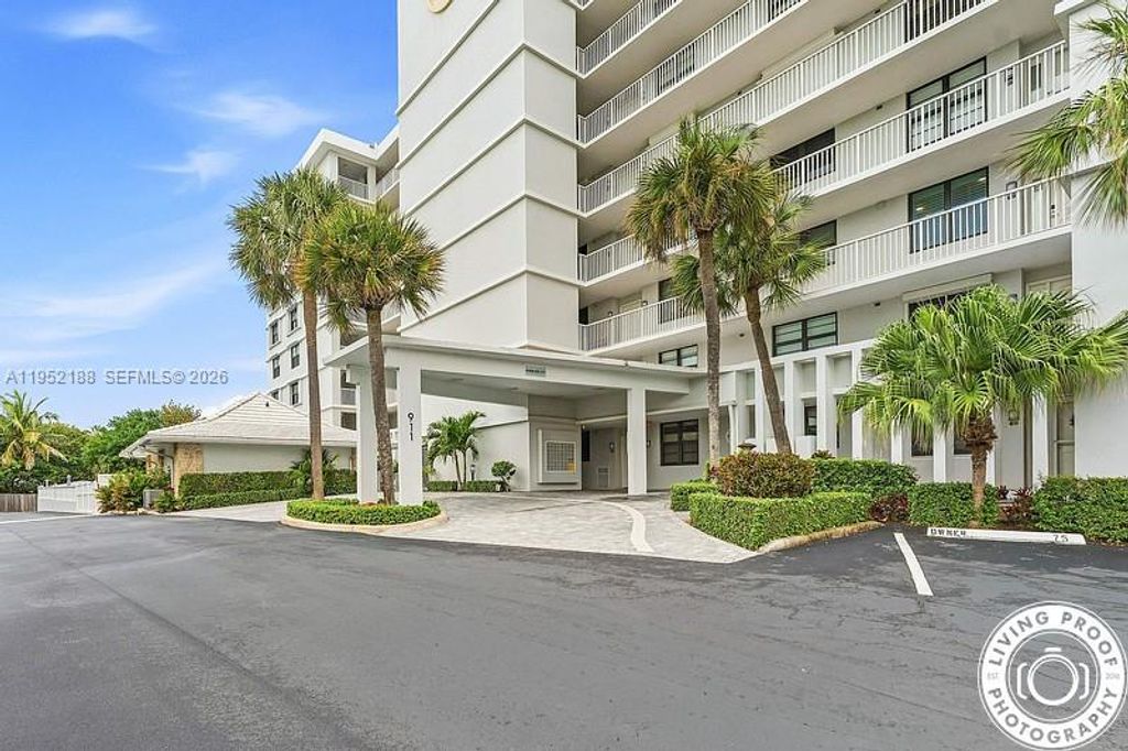 Photo of 911 Ocean Dr #703, Juno Beach, FL 33408 (MLS # A11952188)