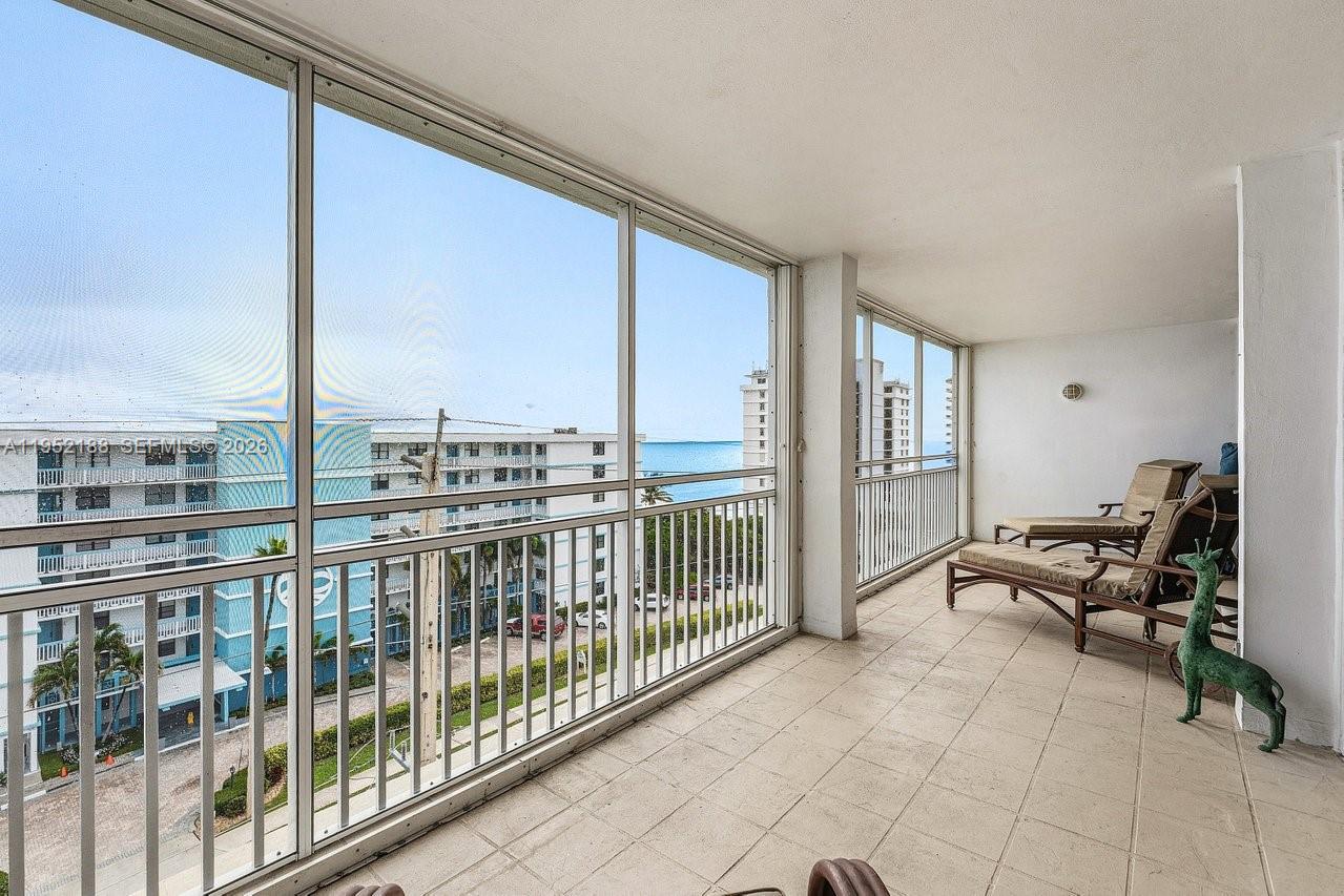 JUNO BY THE SEA NORTH THE - Residential