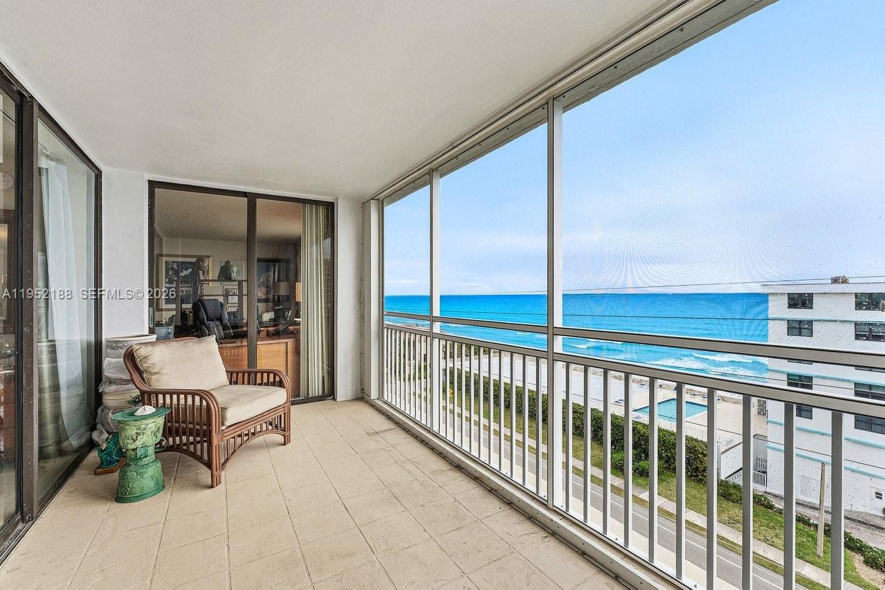 JUNO BY THE SEA NORTH THE - Residential