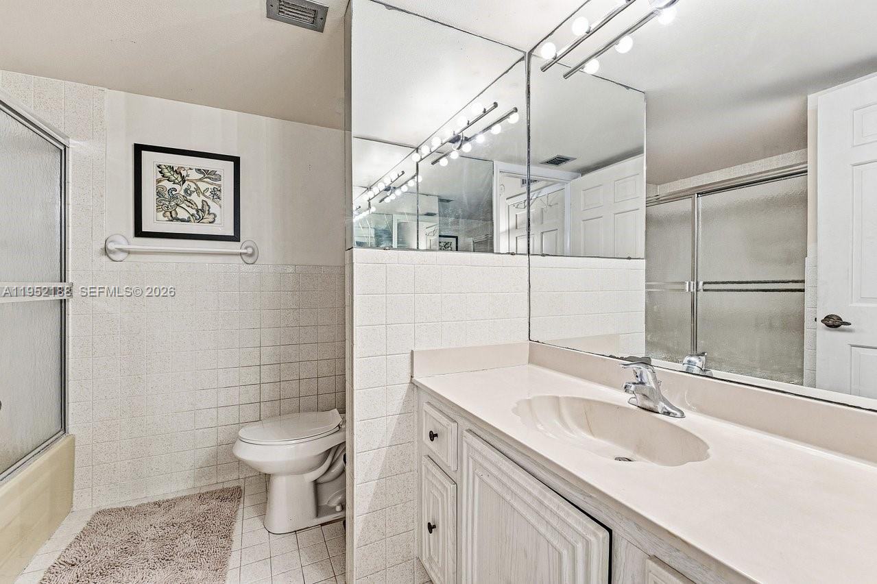 JUNO BY THE SEA NORTH THE - Residential