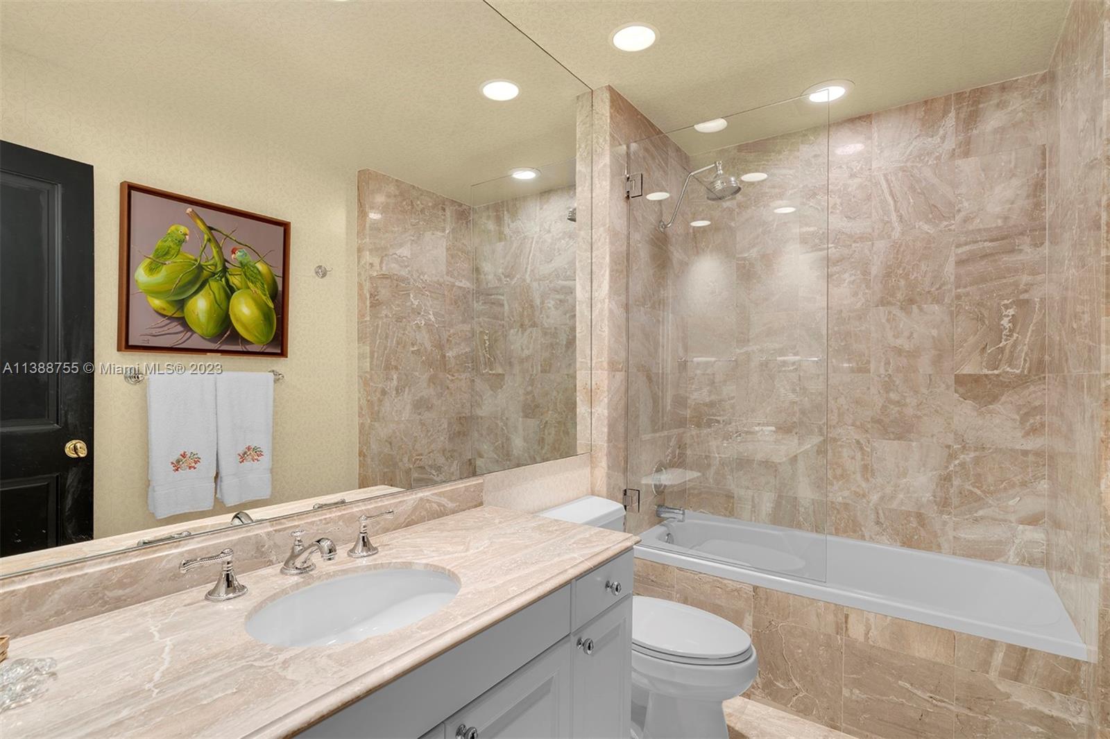 BAYSHORE VILLAS - Residential