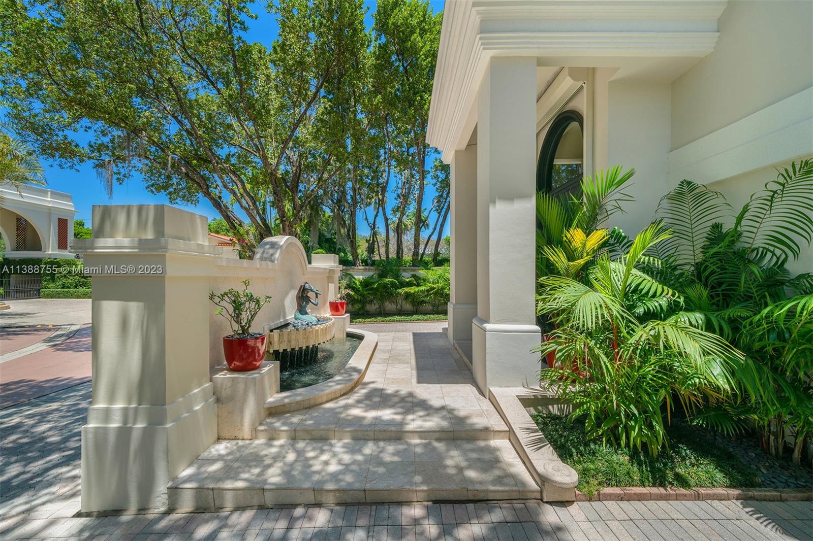 BAYSHORE VILLAS - Residential