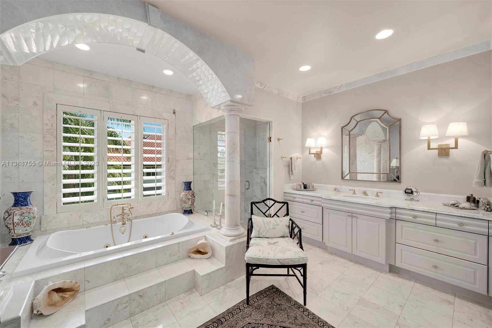 BAYSHORE VILLAS - Residential