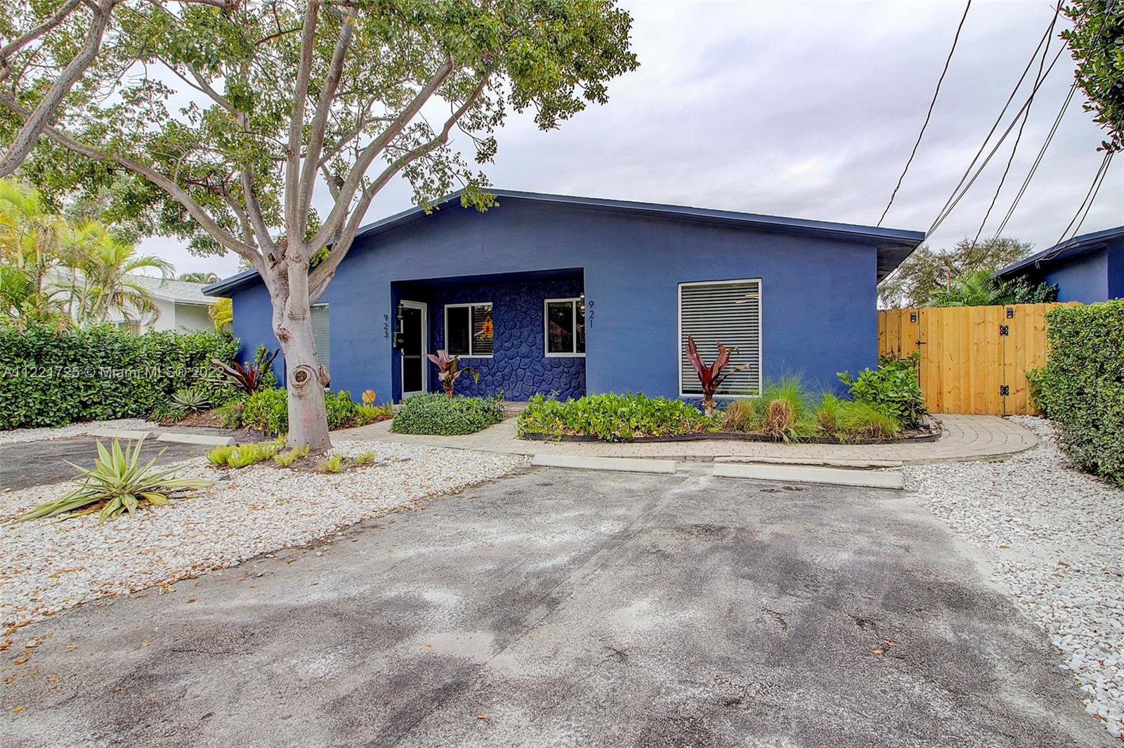 Turn Key investment property now available in the highly desired croissant park neighborhood!
This sale includes a total of 4 enormous FULLY furnished 3 bedroom, 2 bathrooms units, on 2 separate folios directly next to each other. Each folio is fully licensed as a short term rental generating an average of 8k per unit per month for a gross monthly income of 32k. Each unit has its own individual washer and dryers and separate meters. The properties have plenty of upgrades that include: Brand new appliances, new ac unit from 2021, new washer and dryer set and trench-less plumbing with a transferable warranty. Not all appliances and ACs have been replaced but everything in all units are fully operable and ready to be rented! Jump on this opportunity schedule a showing today!