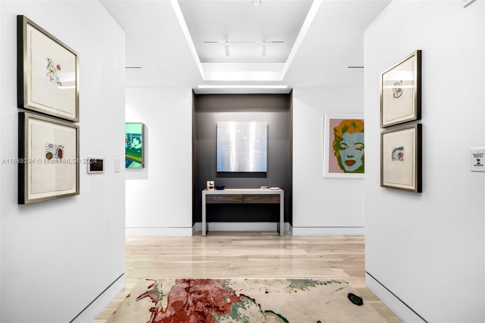 BEACH HOUSE 8 CONDO - Residential