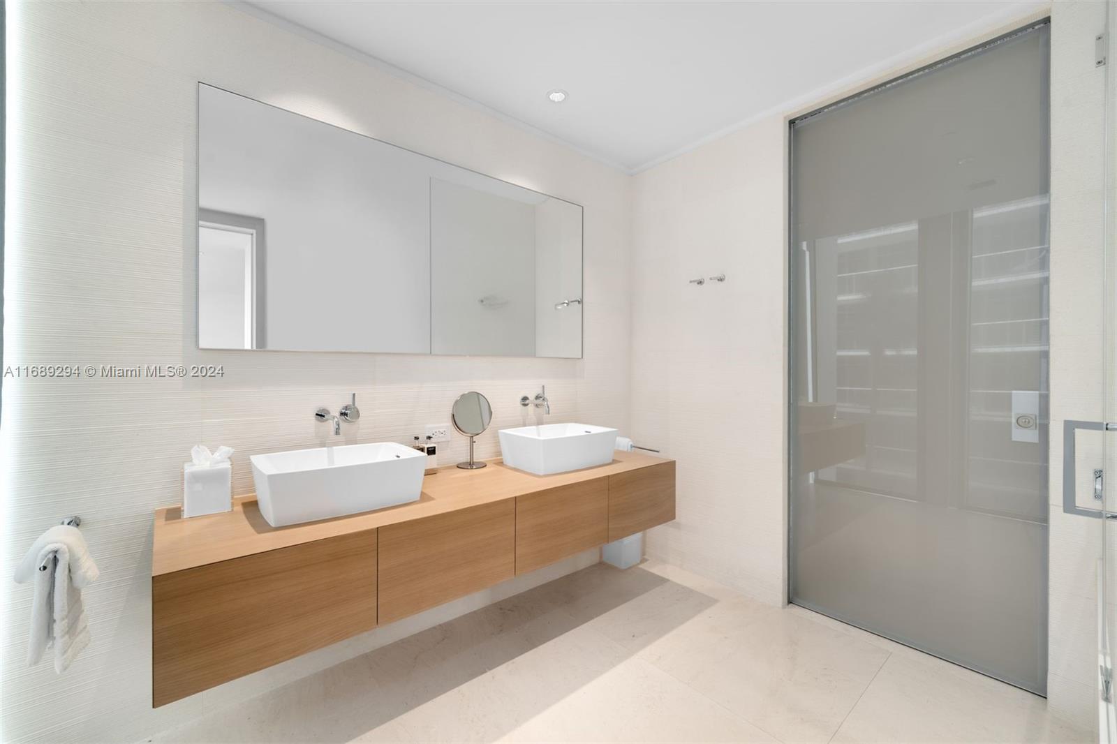 BEACH HOUSE 8 CONDO - Residential