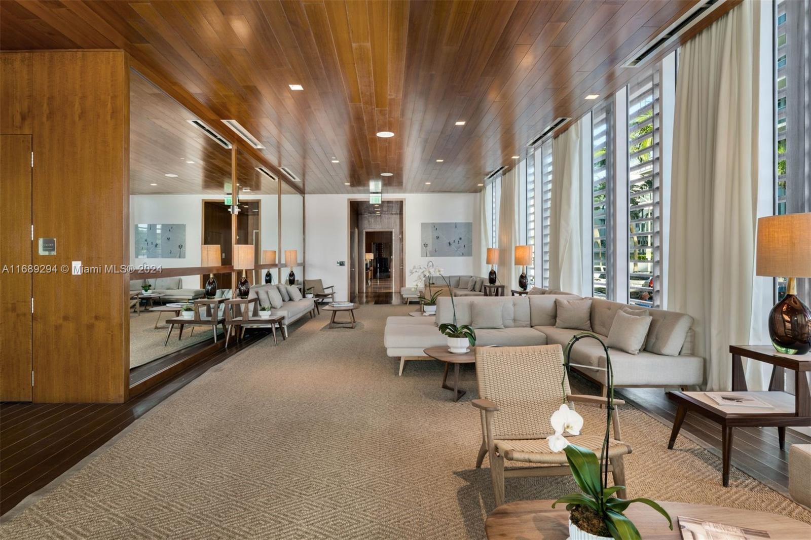 BEACH HOUSE 8 CONDO - Residential