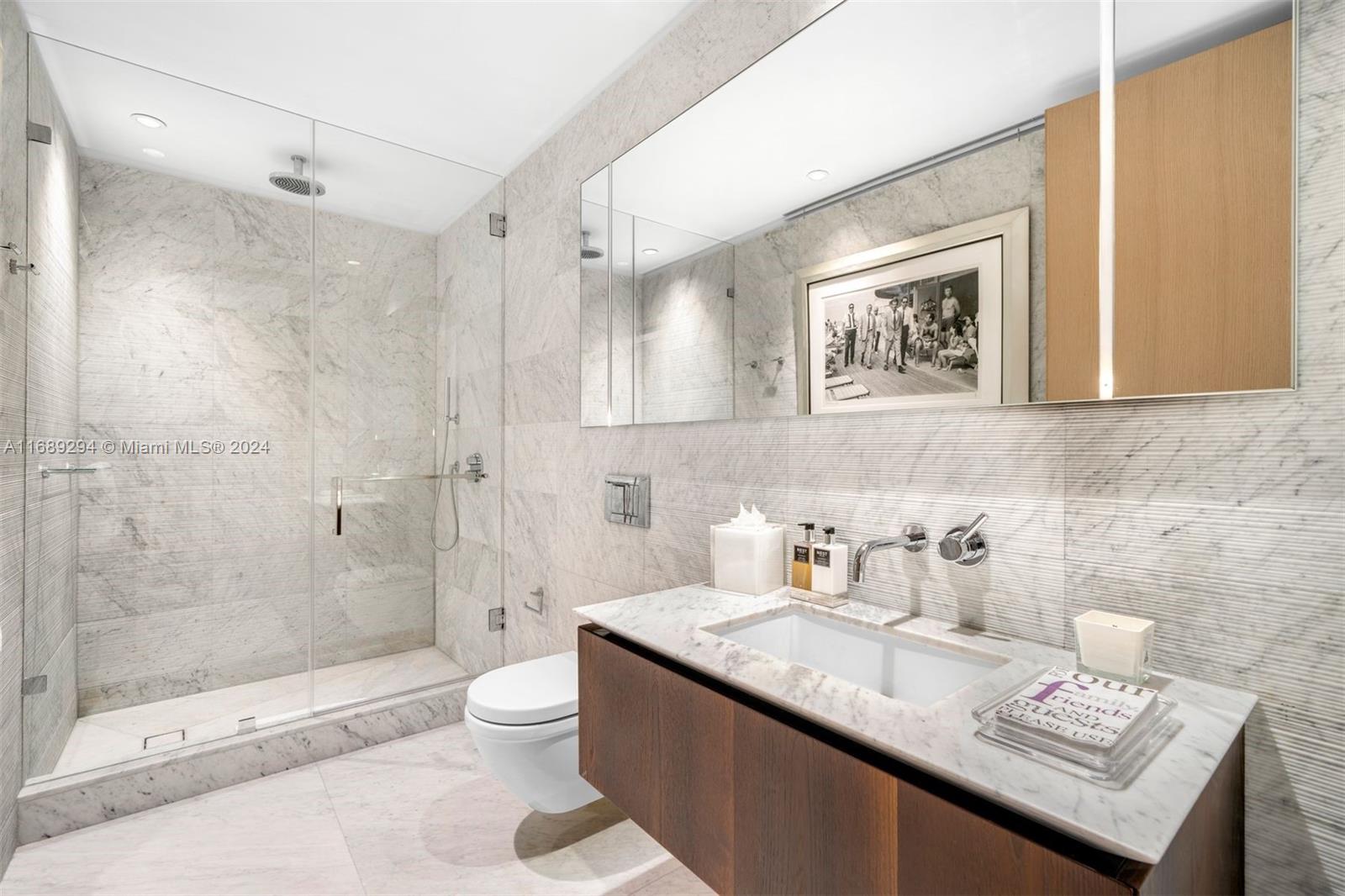 BEACH HOUSE 8 CONDO - Residential