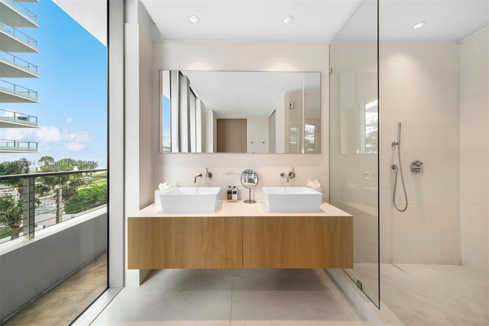 BEACH HOUSE 8 CONDO - Residential