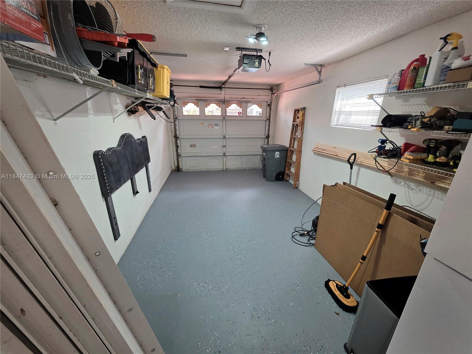 HUNTINGTON POINTE - Residential