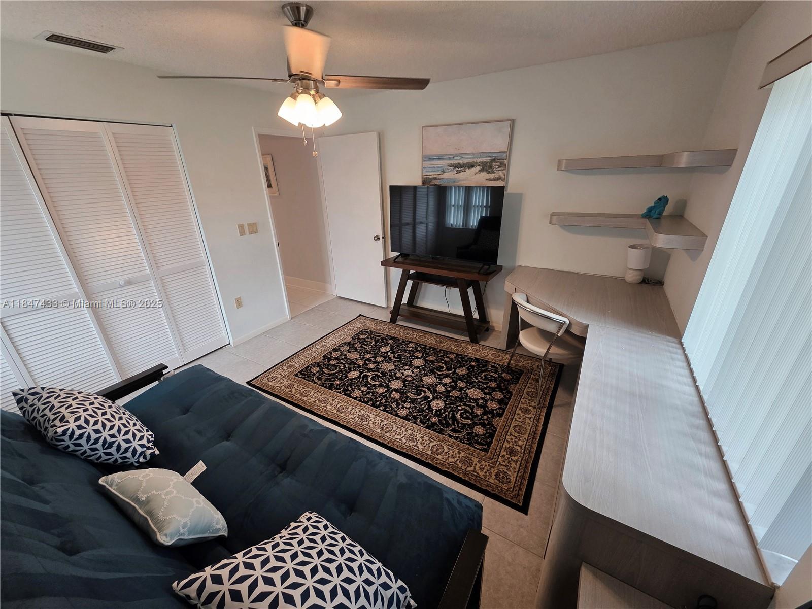 HUNTINGTON POINTE - Residential