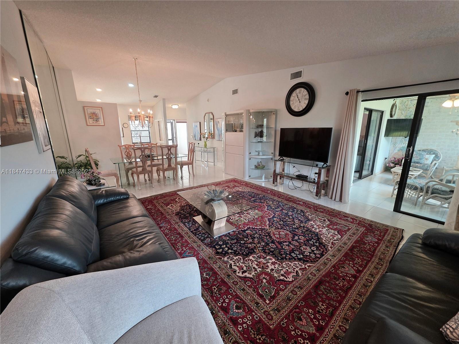 HUNTINGTON POINTE - Residential