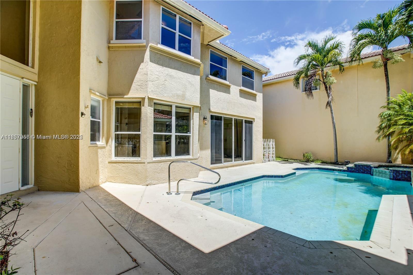 SONATA AT MISSION BAY - Residential