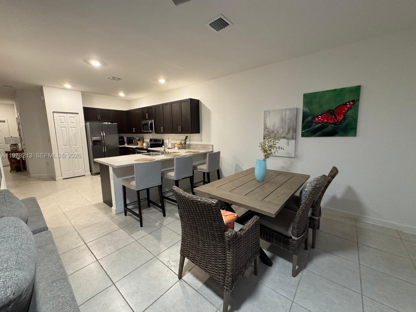 ENCLAVE SOUTH PHASE 1 - Residential