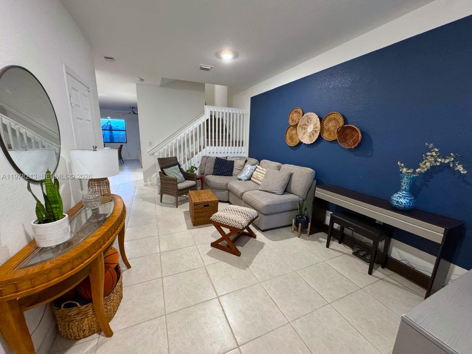 ENCLAVE SOUTH PHASE 1 - Residential