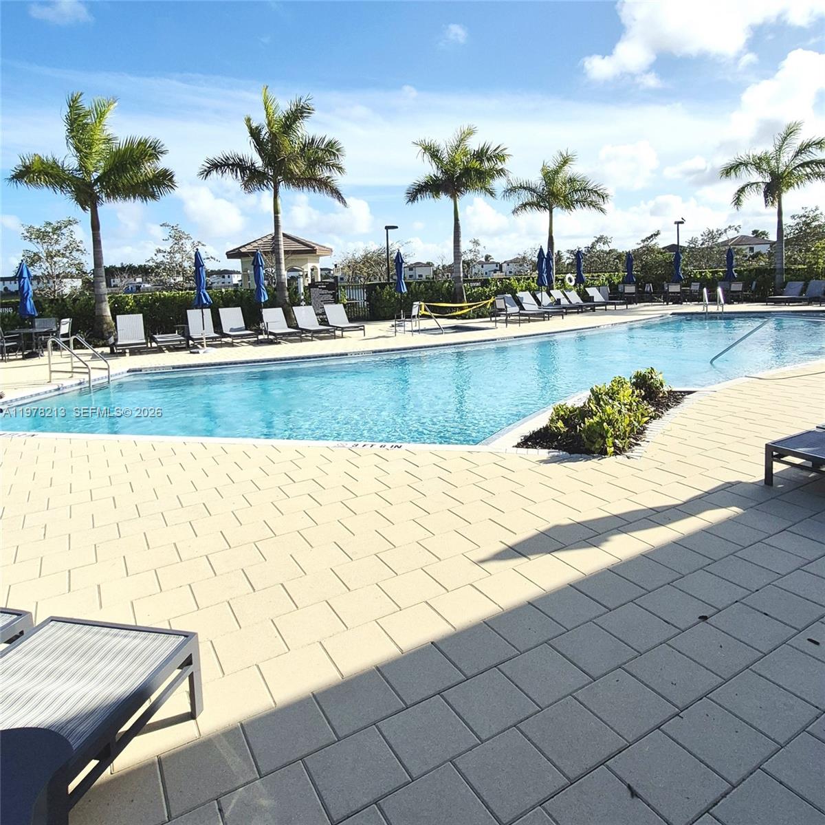 ENCLAVE SOUTH PHASE 1 - Residential