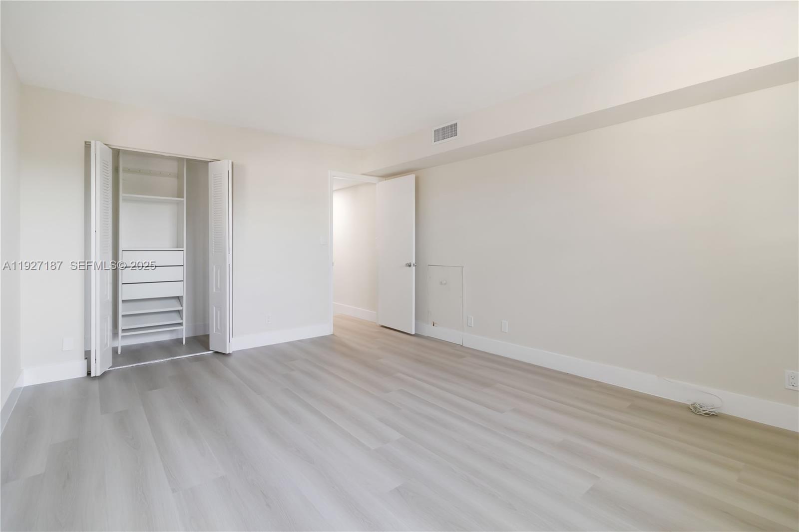 ELEUTHERA VILLAGE E CONDO - Residential