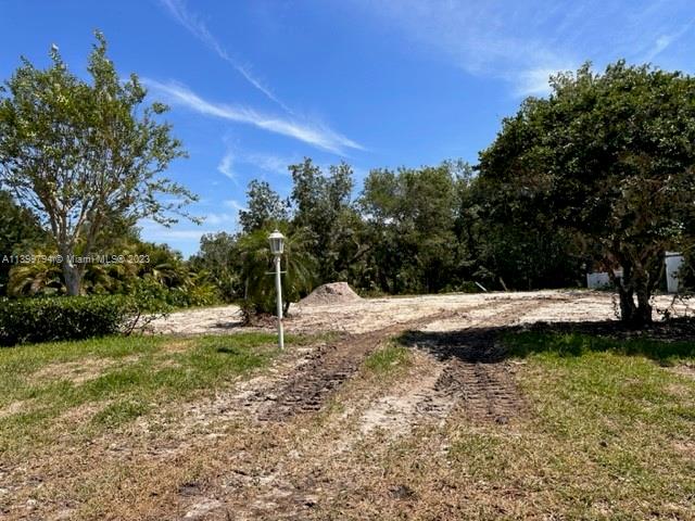 Discover a true gem in the sought-after Summerfield Bluffs community in the heart of Lakewood Ranch; the Nation’s number 1 multi-generational community. This extraordinary 100X120 ft homesite presents a rare opportunity to create your very own residence. The lot boasts a tranquil setting surrounded by lush mature woodlands and the beautiful preserve of the Braden River in a prime central location. You'll enjoy the convenience of being just moments away from shopping, parks, and hospitals. With easy access to I-75, the Sarasota Airport is a mere 25 minutes away, and renowned Tampa Airport and thrilling Bush Gardens are within a 60-minute drive. Immerse yourself in Orlando's iconic theme parks, just 1.5 HR away, or revel in the world's stunning beaches, only 30 minutes from your doorstep.