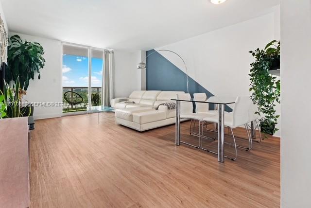 1800 CLUB CONDO - Residential