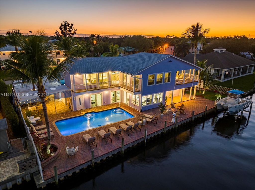 Photo of 474 Peninsula Dr, Fort Pierce, FL 34946 (MLS # A11999888)