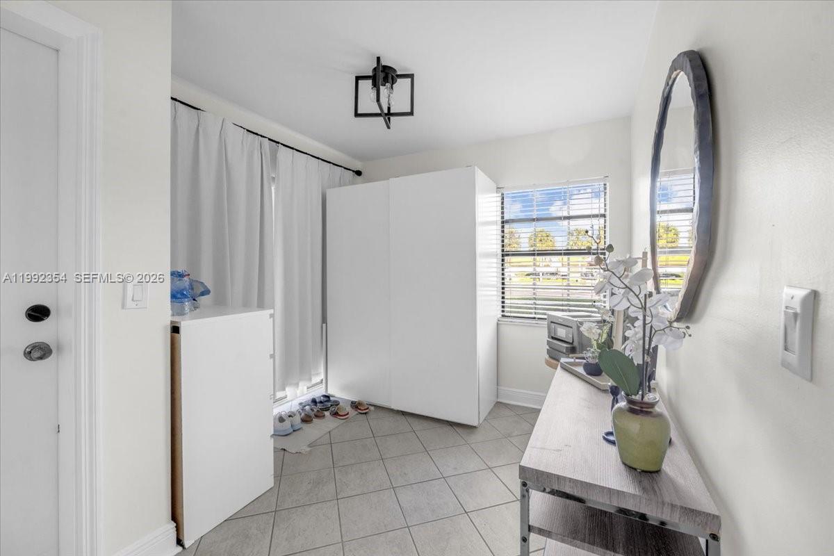 LINCOLN SQUARE CONDO - Residential