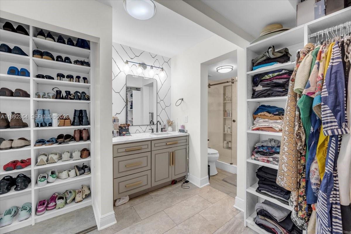 LINCOLN SQUARE CONDO - Residential