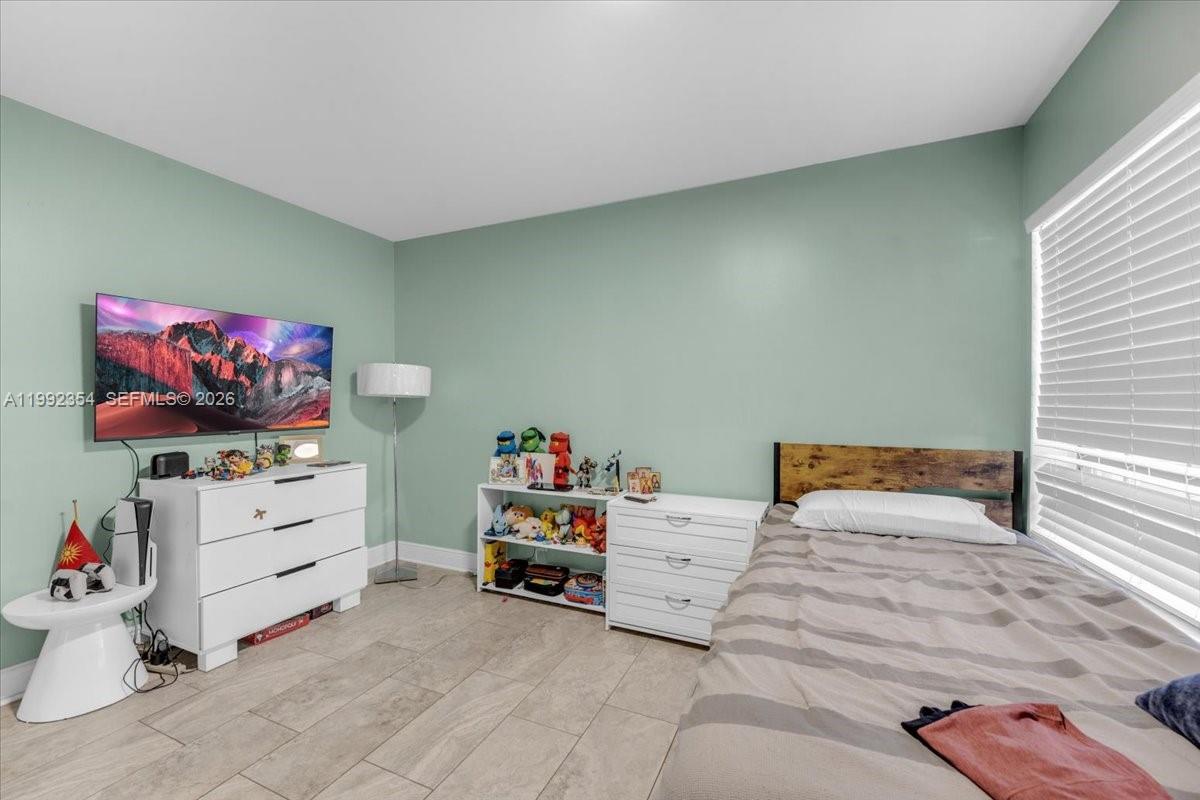 LINCOLN SQUARE CONDO - Residential