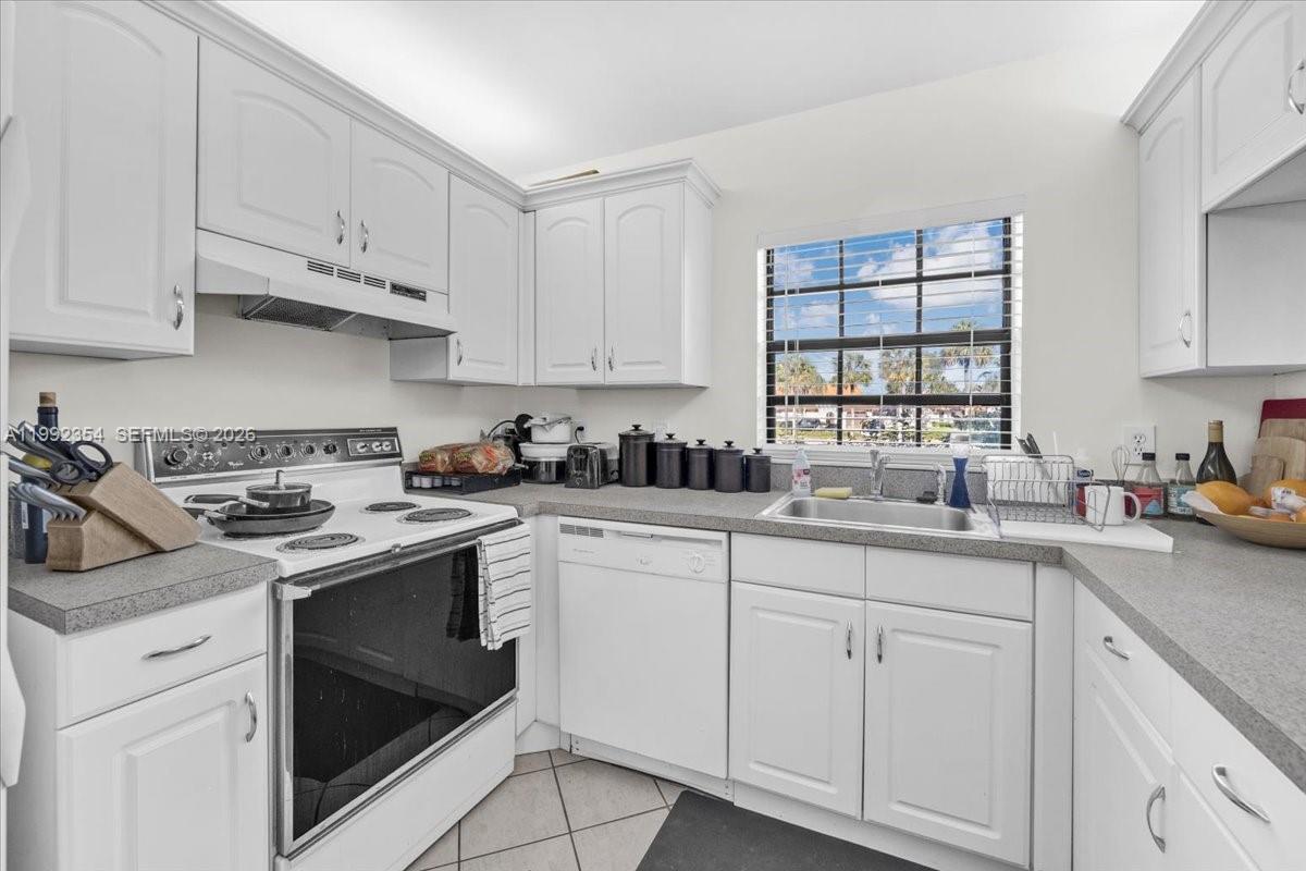 LINCOLN SQUARE CONDO - Residential