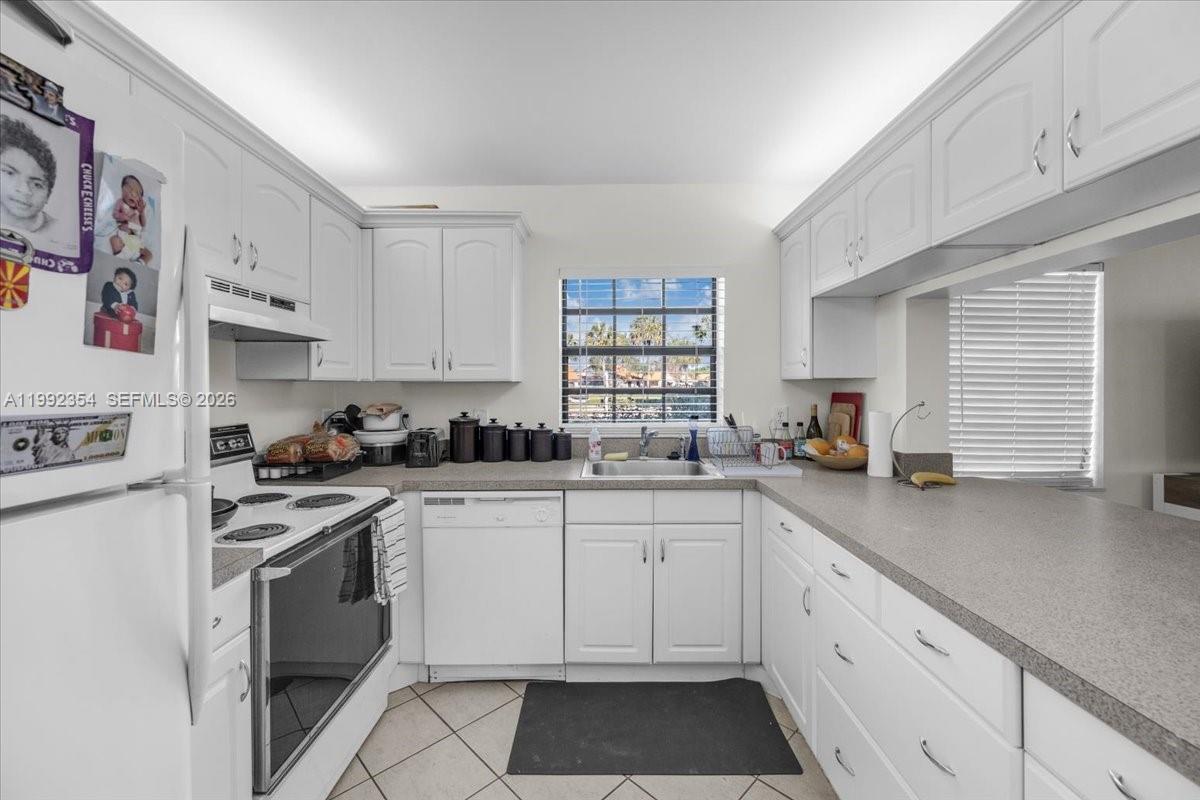 LINCOLN SQUARE CONDO - Residential