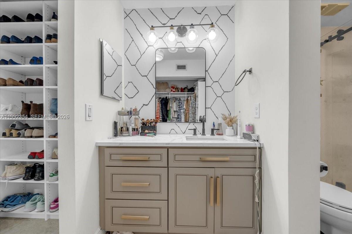 LINCOLN SQUARE CONDO - Residential