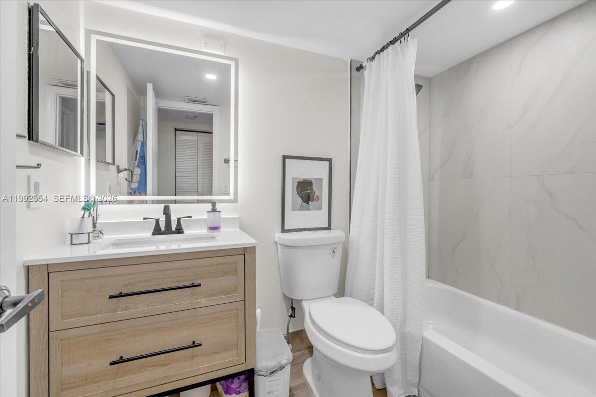 LINCOLN SQUARE CONDO - Residential